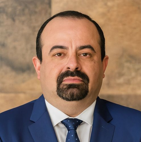 Dr. Carlos Miramontes